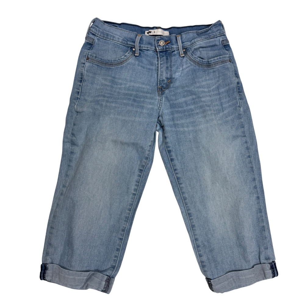 Levis Women Size 6 Capri Jeans Blue Mid Rise Stretch Cuffed Casual Classic Denim